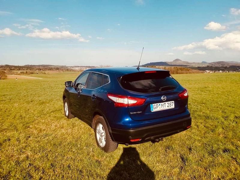 Blau Gebraucht 2015 Nissan Qashqai 360º SUV | 11.000 € (Guter Preis) - Bild 1/4