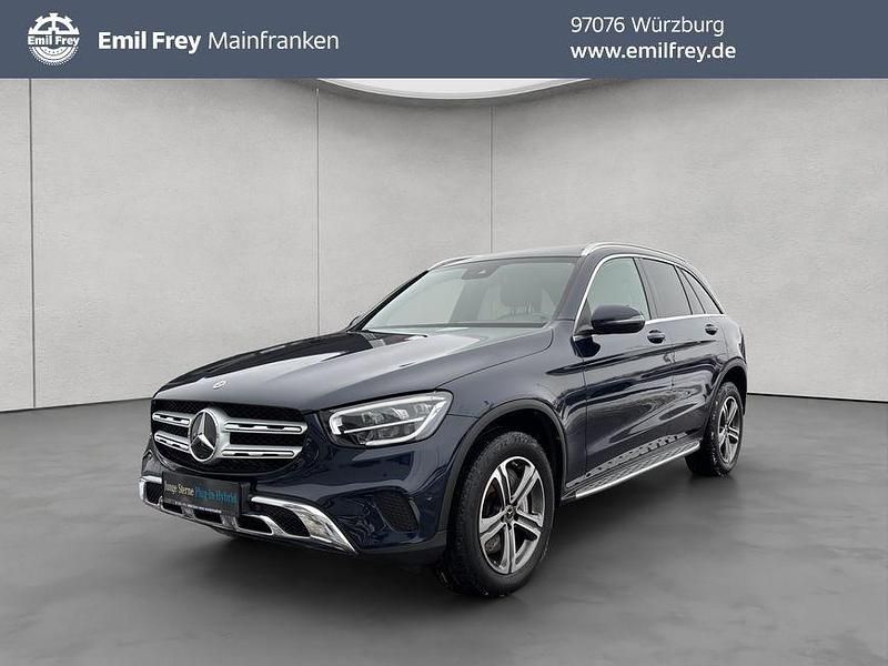 Blau Gebraucht 2021 Mercedes GLC300e AMG SUV | 36.850 € (Guter Preis) - Bild 1/4
