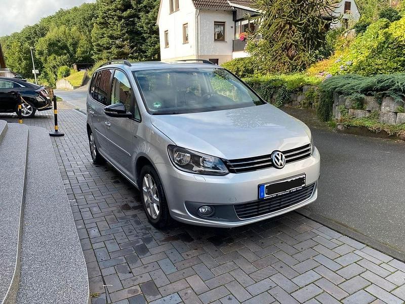 Silber Gebraucht 2012 VW Touran Match Van / Kleinbus | 7.700 € (Etwas zu teuer) - Bild 1/4