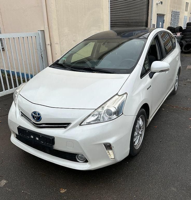 Weiß Gebraucht 2012 Toyota Prius+ Van / Kleinbus | 8.999 € (Fairer Preis) - Bild 1/4