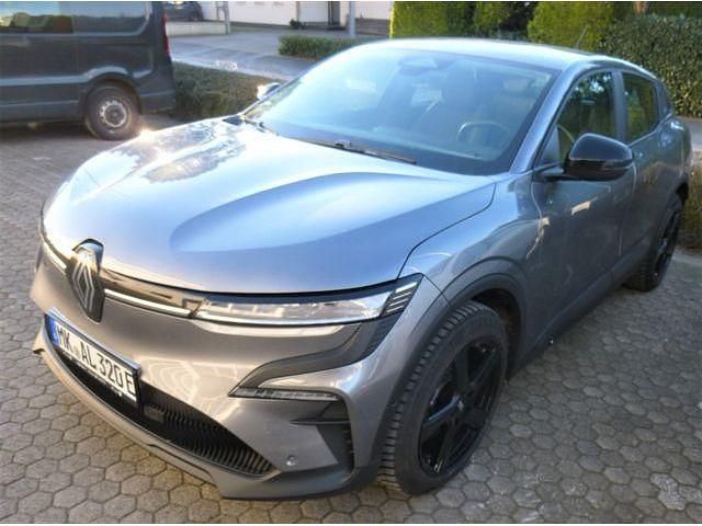 Grau Gebraucht 2023 Renault Mégane Evolution Limousine | 29.800 € (Teuer) - Bild 1/3