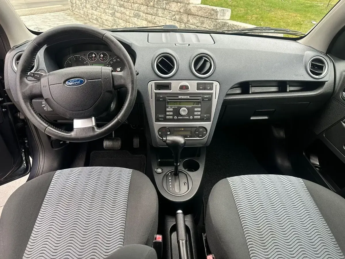 Gebraucht Ford Fusion Ambiente 101 PS (74 kW) 2009 Grau Kleinwagen