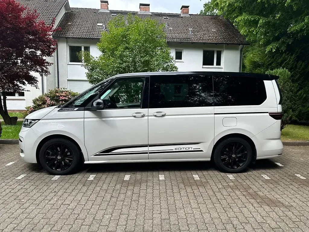 Gebraucht VW Multivan Edition 204 PS (150 kW) 2023 Weiß Van / Kleinbus