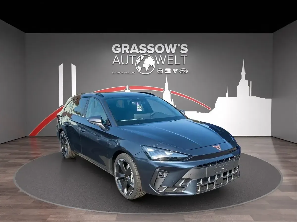 Begagnad Cupra Leon 150 HK (110 kW) 2024 Grå Sedan