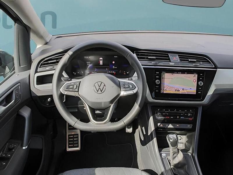 Gebraucht VW Touran 150 PS (110 kW) 2024 Grau Van / Kleinbus