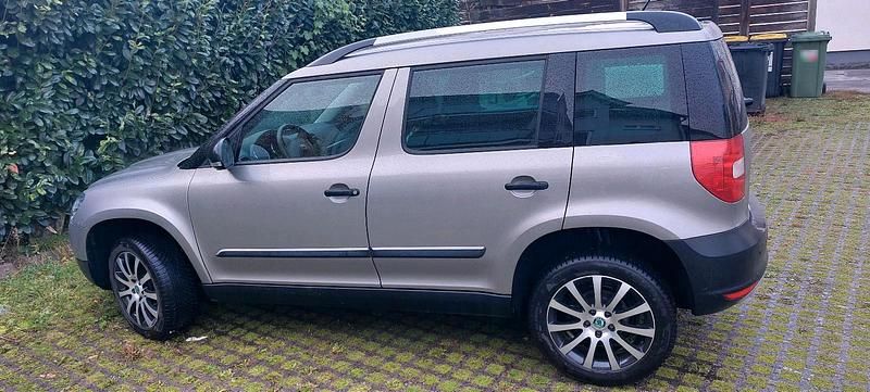 Gebraucht Skoda Yeti 105 PS (77 kW) 2012 Andere farben SUV