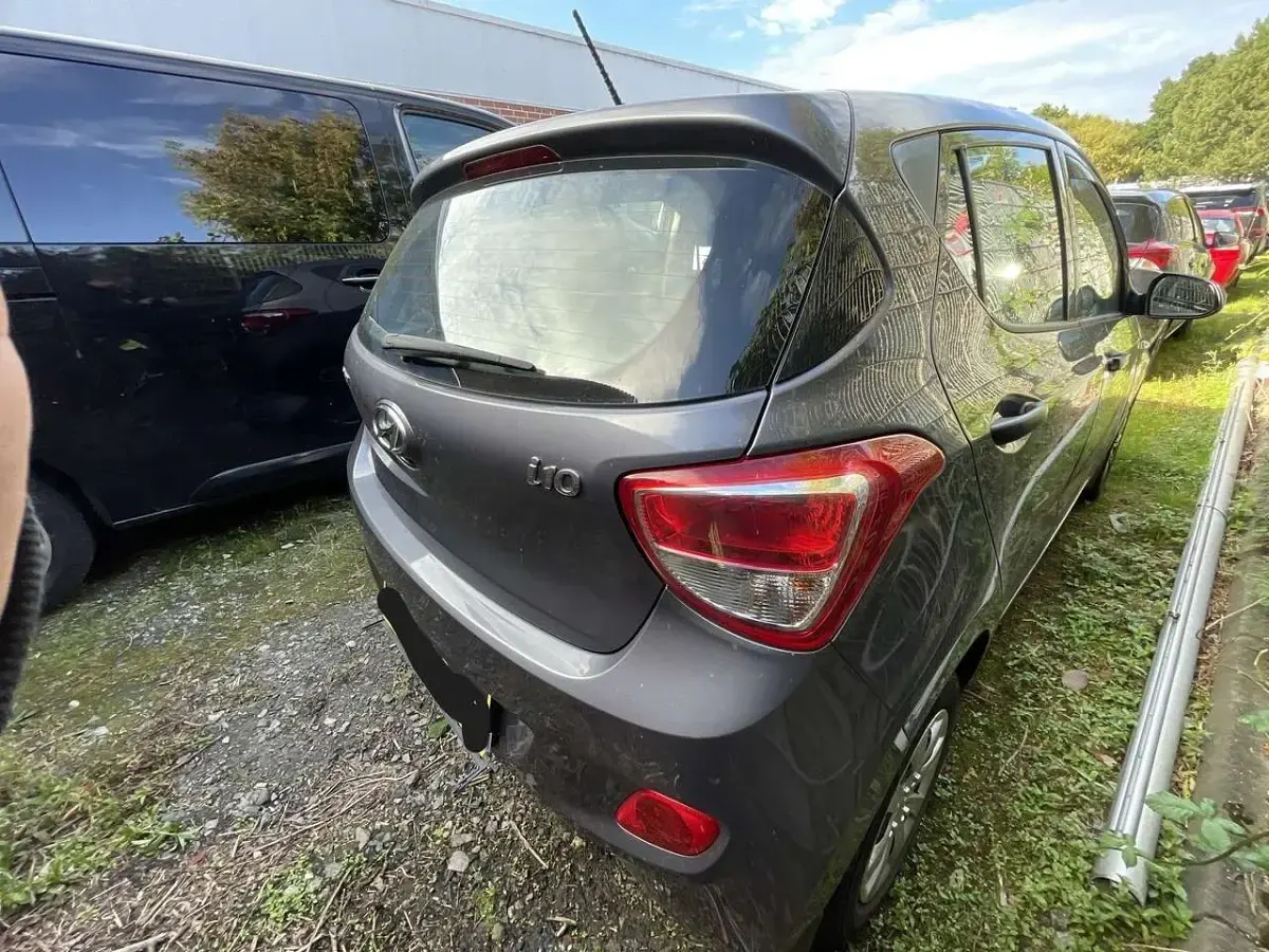 Gebraucht Hyundai i10 Classic 67 PS (49 kW) 2015 Stardust Kleinwagen