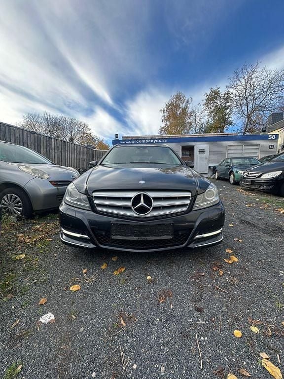 Schwarz Gebraucht 2012 Mercedes C250 Limousine | 7.900 € (Guter Preis) - Bild 1/4