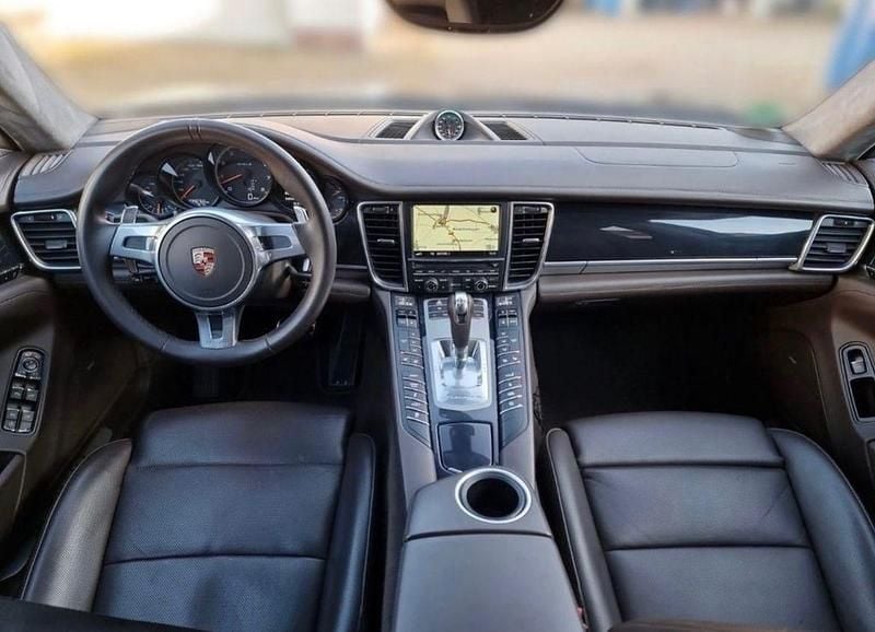 Grau Gebraucht 2012 Porsche Panamera Turbo S Limousine | 39.500 € (Fairer Preis) - Bild 1/4