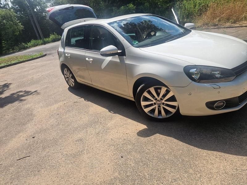 Weiß Gebraucht 2009 VW Golf VI Limousine | 5.299 € (Fairer Preis) - Bild 1/4