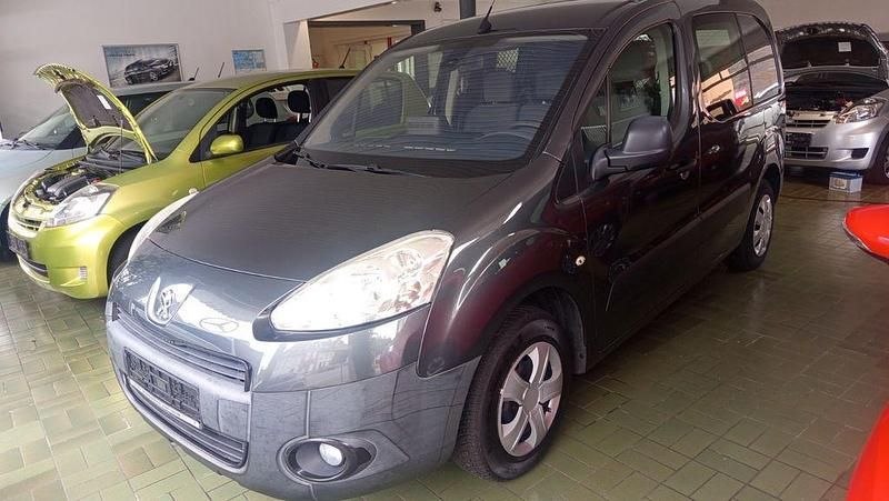 Grau Gebraucht 2013 Peugeot Partner Van / Kleinbus | 7.300 € (Teuer) - Bild 1/4