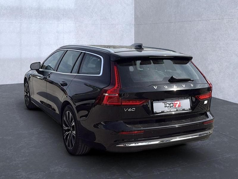 Gebraucht Volvo V60 Plus 398 PS (292 kW) 2022 Black solid stone / solid Kombi