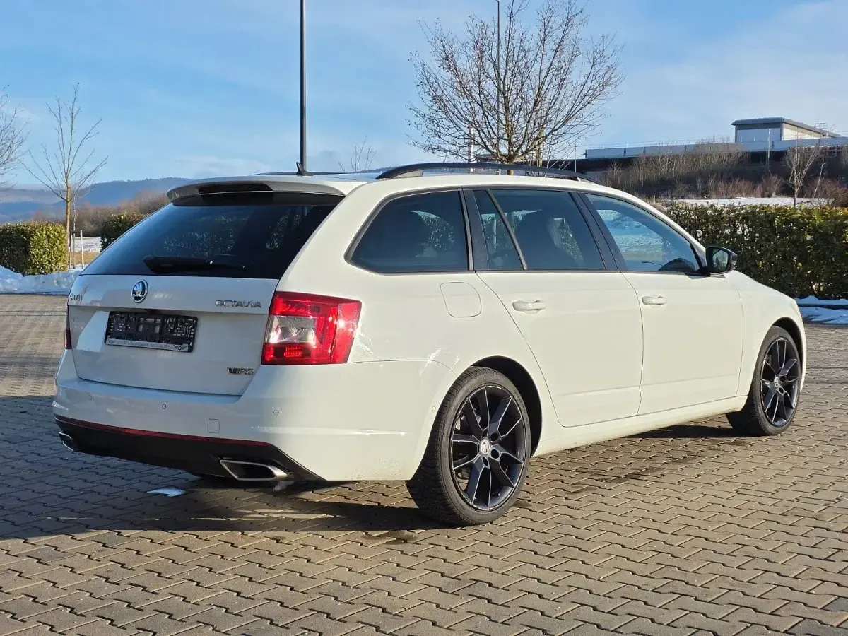 Gebraucht Skoda Octavia RS 184 PS (135 kW) 2017 Weiß Kombi
