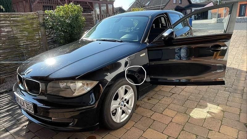 Gebraucht BMW 116 122 PS (89 kW) 2011 Schwarz Kleinwagen