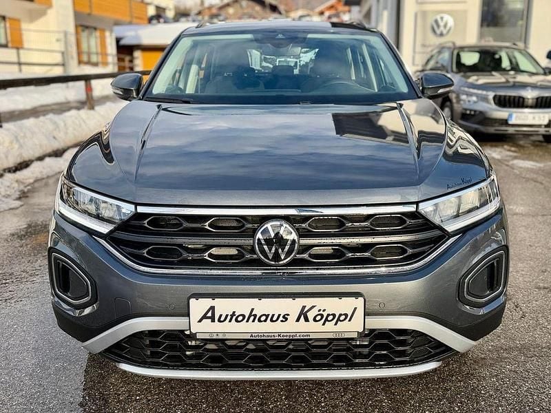 Gebraucht VW T-Roc Life 150 PS (110 kW) 2025 Grau SUV