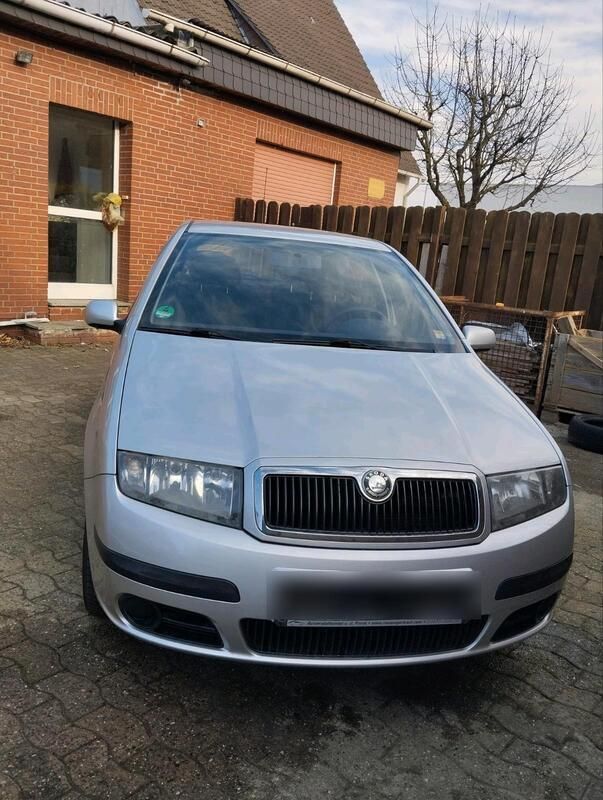 Silber Gebraucht 2007 Skoda Fabia Kleinwagen | 1.800 € (Fairer Preis) - Bild 1/4