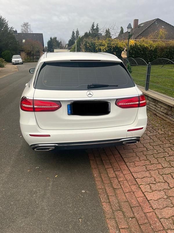 Gebraucht Mercedes E200 184 PS (135 kW) 2018 Weiß Kombi