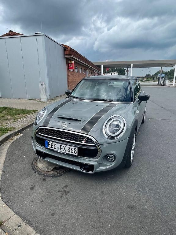 Grau Gebraucht 2020 Mini Cooper S Kleinwagen | 16.500 € - Bild 1/4