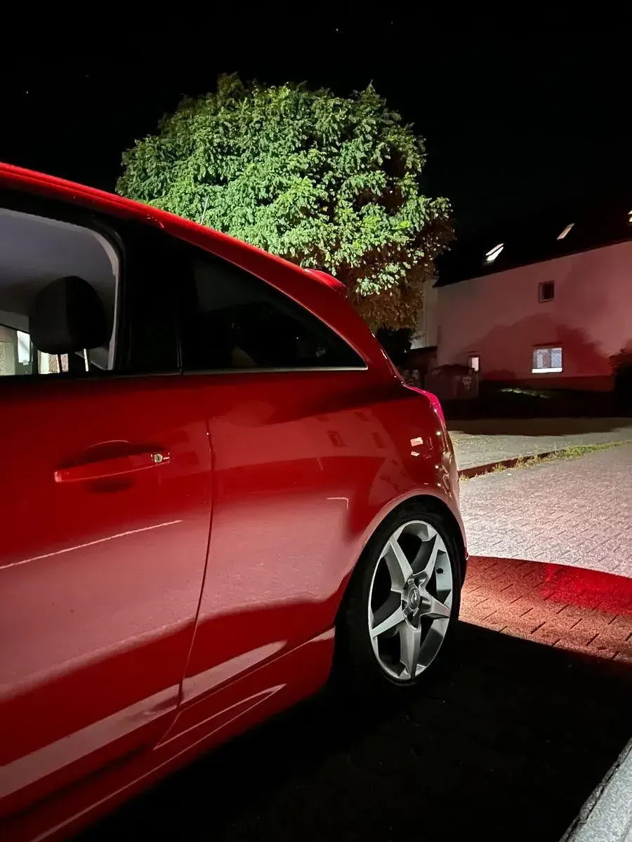 Gebraucht Opel Corsa 150 PS (110 kW) 2009 Rot Kleinwagen