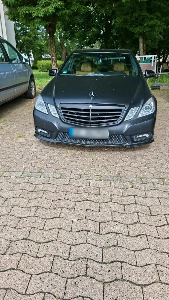 Gebraucht Mercedes E350 265 PS (194 kW) 2011 Schwarz Limousine