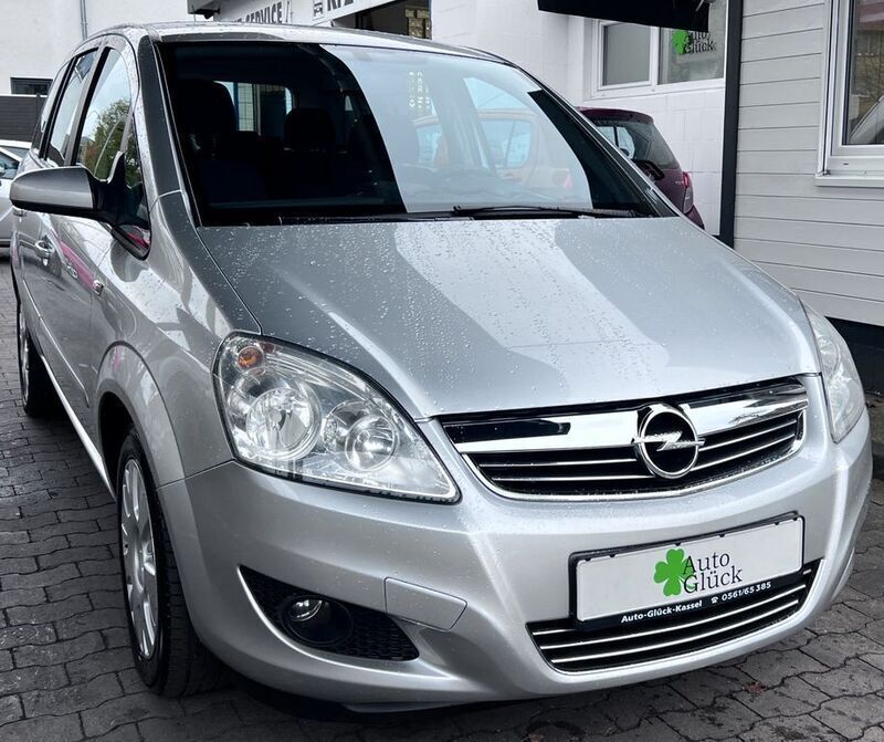 Silber Gebraucht 2009 Opel Zafira Van / Kleinbus | 4.990 € (Teuer) - Bild 1/4