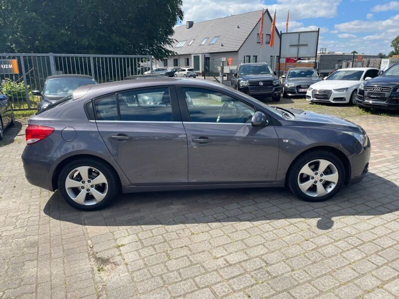 Gebraucht Chevrolet Cruze LTZ 163 PS (119 kW) 2012 Grau Kleinwagen
