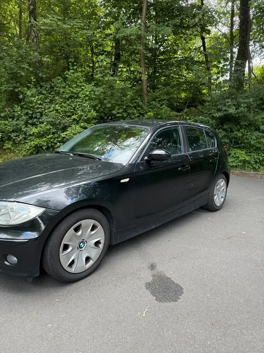 Gebraucht BMW 118 129 PS (94 kW) 2007 Schwarz Kleinwagen
