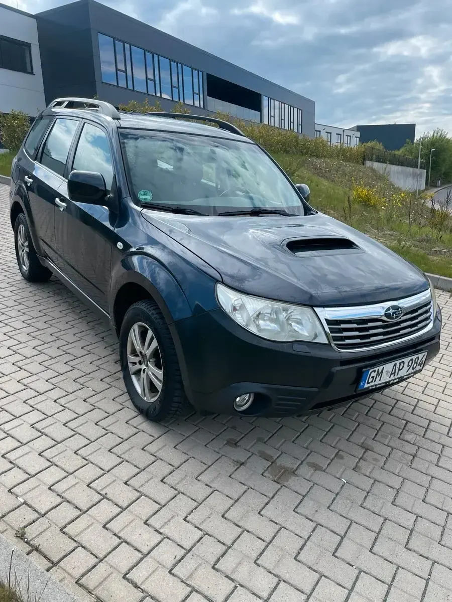 Gebraucht Subaru Forester 147 PS (108 kW) 2010 Blau SUV