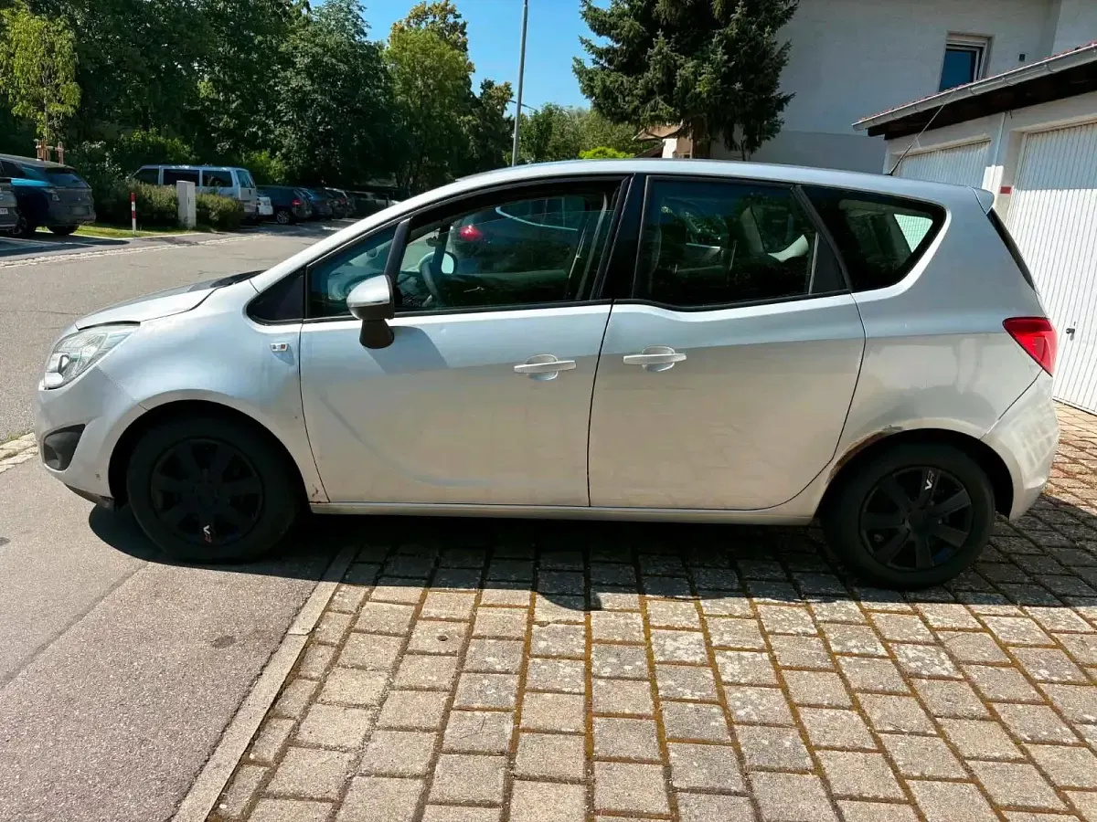 Gebraucht Opel Meriva 75 PS (55 kW) 2010 Silber Van / Kleinbus