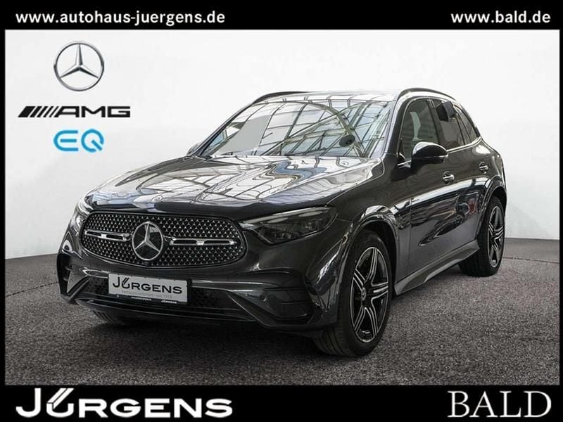 Grau metalliclack graphitgrau Gebraucht 2025 Mercedes GLC300 AMG SUV | 67.880 € (Etwas zu teuer) - Bild 1/4