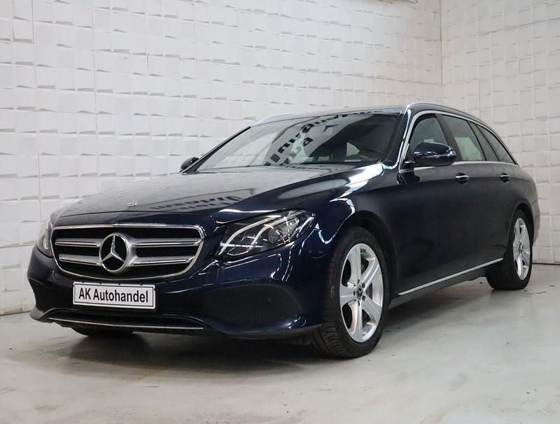 Gebraucht Mercedes E350 258 PS (189 kW) 2017 Blau Kombi