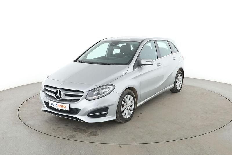 Grau Gebraucht 2016 Mercedes B180 Style Van / Kleinbus | 14.390 € (Fairer Preis) - Bild 1/3