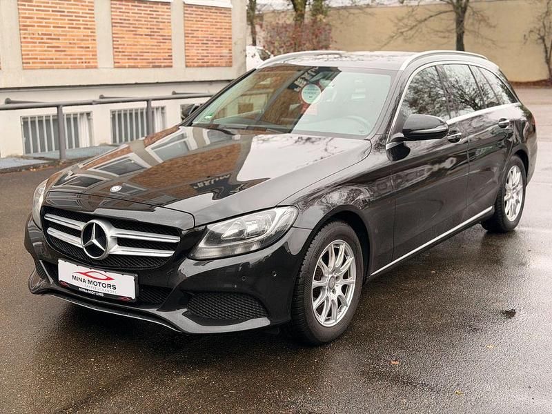 Schwarz Gebraucht 2015 Mercedes C180 Kombi | 12.999 € (Guter Preis) - Bild 1/4