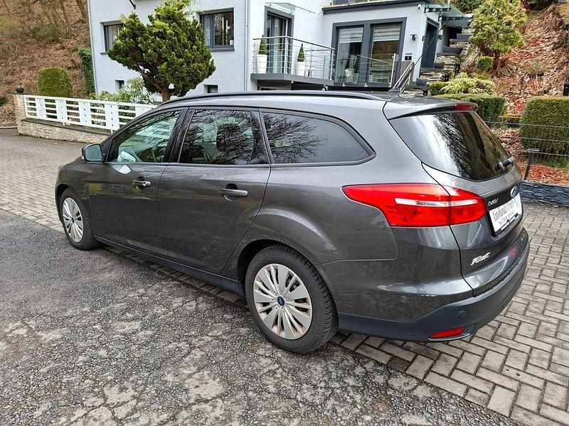 Gebraucht Ford Focus Trend 125 PS (91 kW) 2016 Limousine