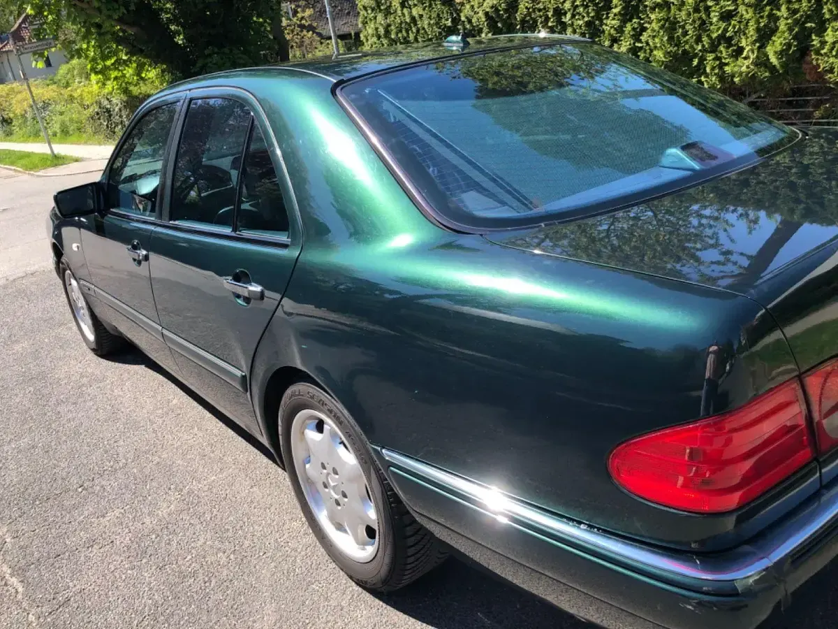 Gebraucht Mercedes E320 Avantgarde 224 PS (164 kW) 1997 Grün Limousine