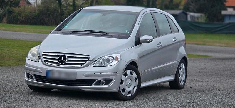 Gebraucht Mercedes B180 110 PS (80 kW) 2007 Grau Van / Kleinbus