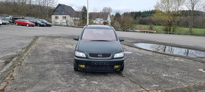 Gebraucht Opel Zafira 125 PS (91 kW) 2001 Schwarz Van / Kleinbus