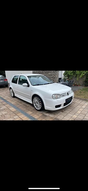 Weiß Gebraucht 2002 VW Golf IV R Kleinwagen | 16.000 € - Bild 1/4