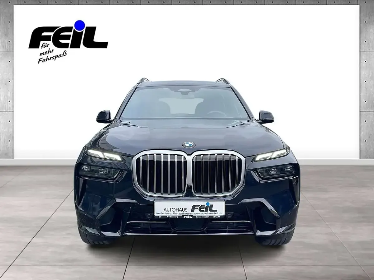 Gebraucht BMW X7 M Sport 381 PS (280 kW) 2025 Carbonschwarz SUV