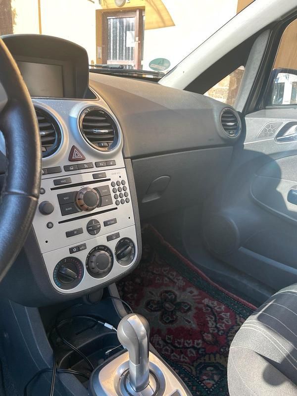 Gebraucht Opel Corsa 80 PS (58 kW) 2009 Gold Kleinwagen