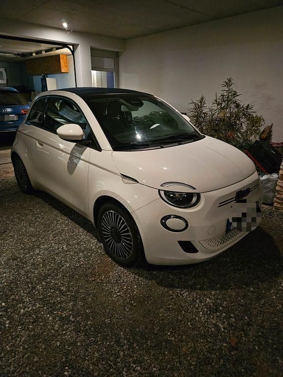 Weiß Gebraucht 2021 Fiat 500e Cabrio | 14.300 € (Superpreis) - Bild 1/2