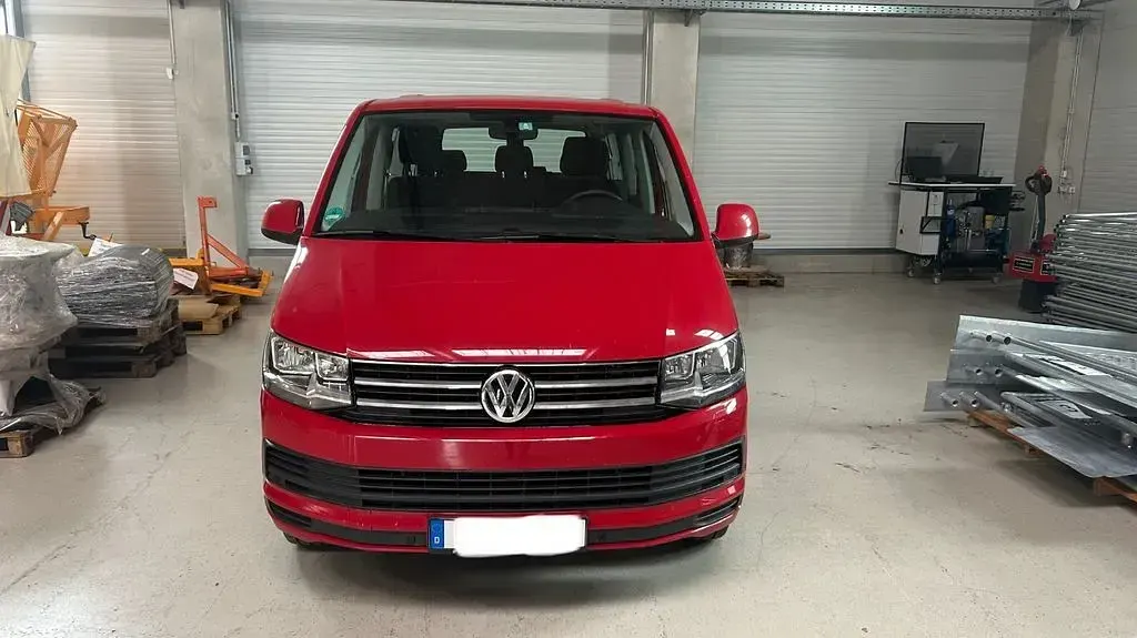 Gebraucht VW Caravelle 199 PS (146 kW) 2019 Rot Van