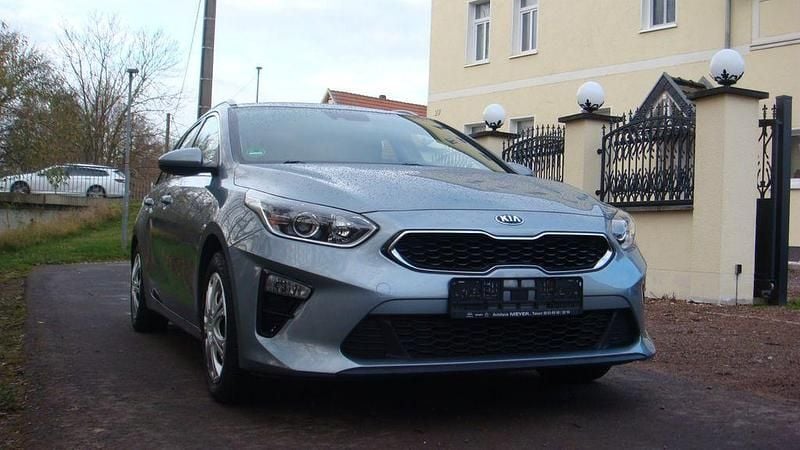Grau Gebraucht 2019 Kia Ceed Sportswagon Vision Kombi | 8.190 € (Superpreis) - Bild 1/4