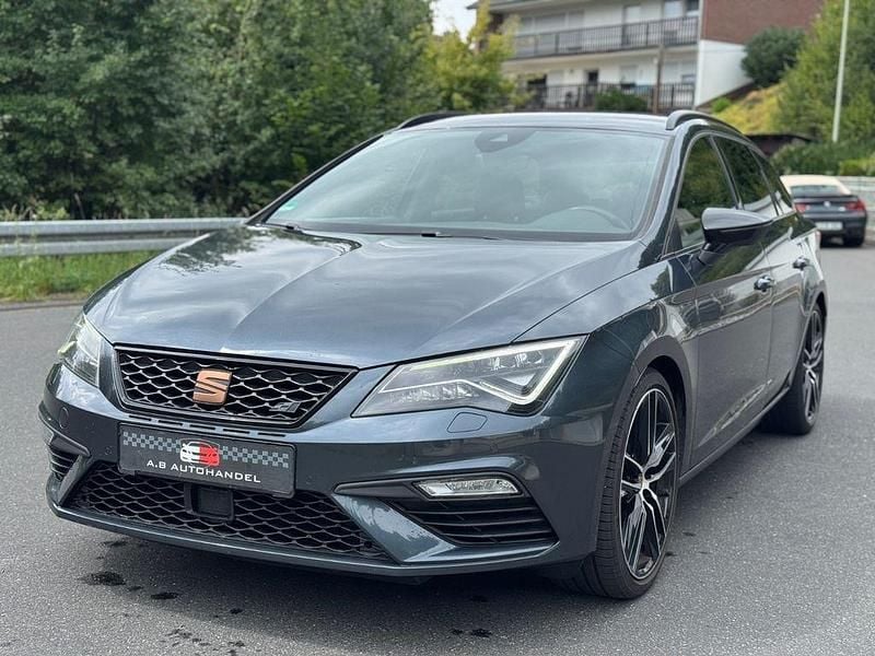Grau Gebraucht 2019 Cupra Leon Limousine | 18.990 € (Guter Preis) - Bild 1/4