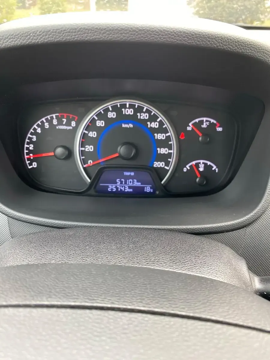Gebraucht Hyundai i10 87 PS (63 kW) 2018 Weiß Kleinwagen
