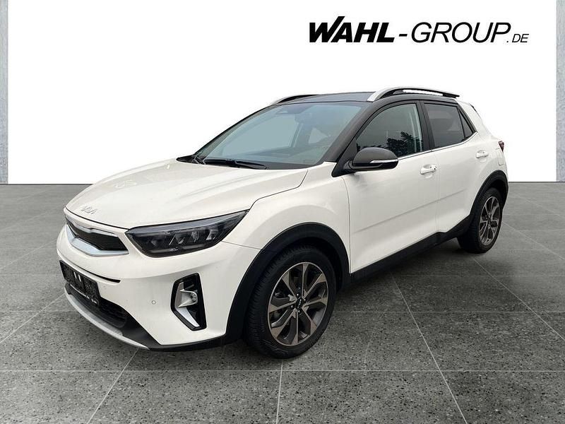 Gebraucht Kia Stonic Spirit 120 PS (88 kW) 2022 Weiß SUV