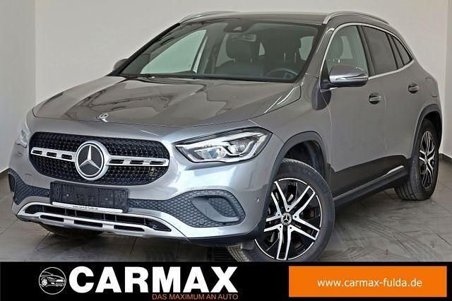 Mountaingrau met. (metallic) Gebraucht 2022 Mercedes GLA200 SUV | 30.900 € (Guter Preis) - Bild 1/4
