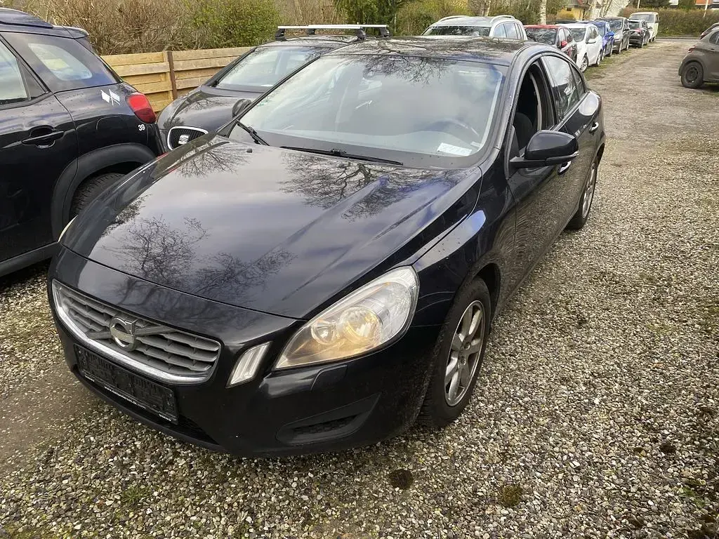 Gebraucht Volvo S60 Kinetic 114 PS (83 kW) 2013 Schwarz Limousine
