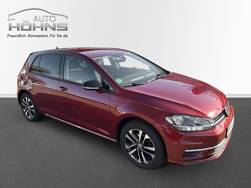 Rot Gebraucht 2019 VW Golf VII IQ Drive Limousine | 15.489 € (Fairer Preis) - Bild 1/4