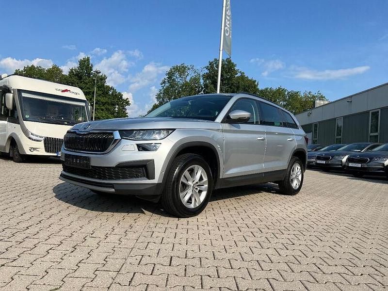 Brilliant silber metallic Gebraucht 2022 Skoda Kodiaq Ambition SUV | 31.990 € (Fairer Preis) - Bild 1/4